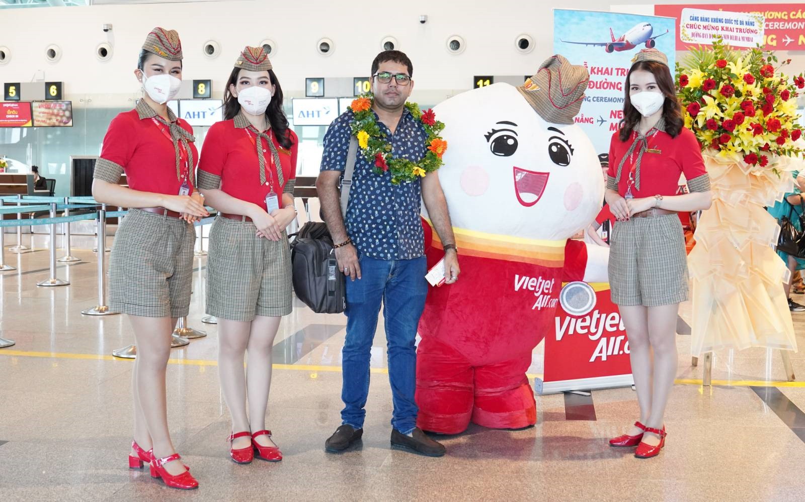 Du khách hào hứng trước hành trình bay thẳng dễ dàng giữa Ấn Độ và Đà Nẵng.