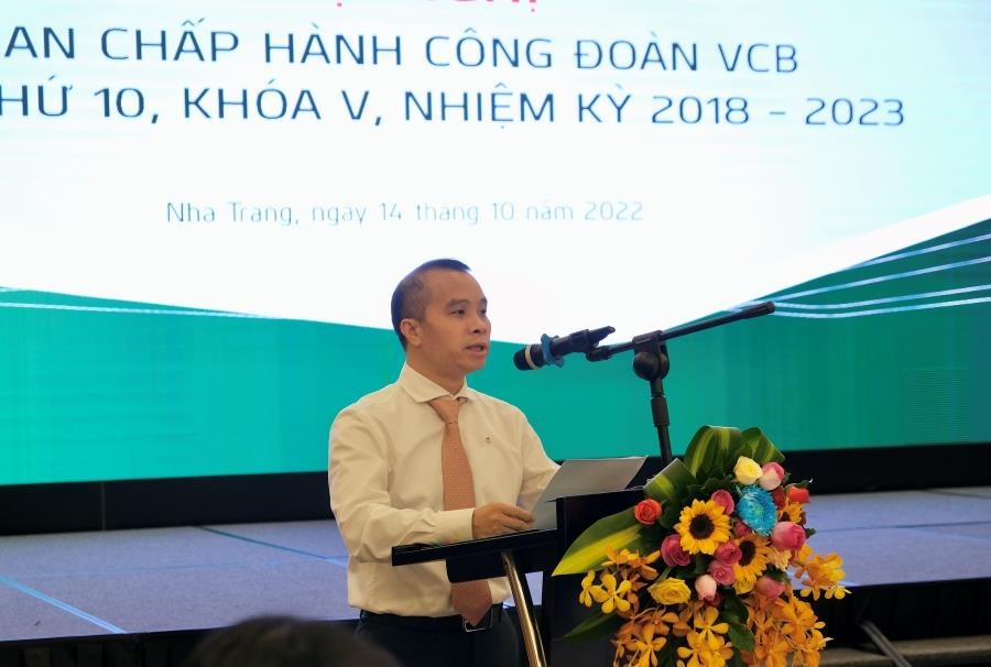 Đồng chí Đỗ Việt Hùng - Phó Bí thư thường trực Đảng ủy, Thành viên Hội đồng quản trị phát biểu chỉ đạo tại hội nghị. Ảnh: NH