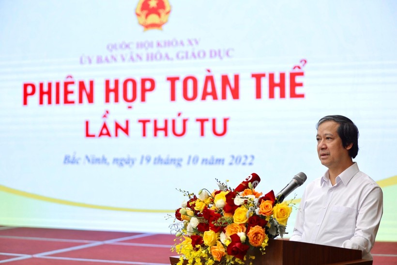 Bộ trưởng Bộ GDĐT Nguyễn Kim Sơn phát biểu tại Phiên họp toàn thể lần thứ 4 của Ủy ban Văn hóa, Giáo dục của Quốc hội.