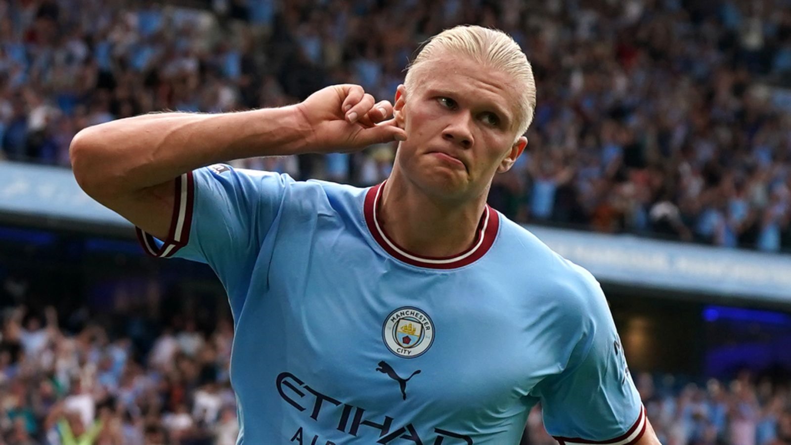 Derby Manchester đang chờ gọi tên Haaland. Ảnh: AFP