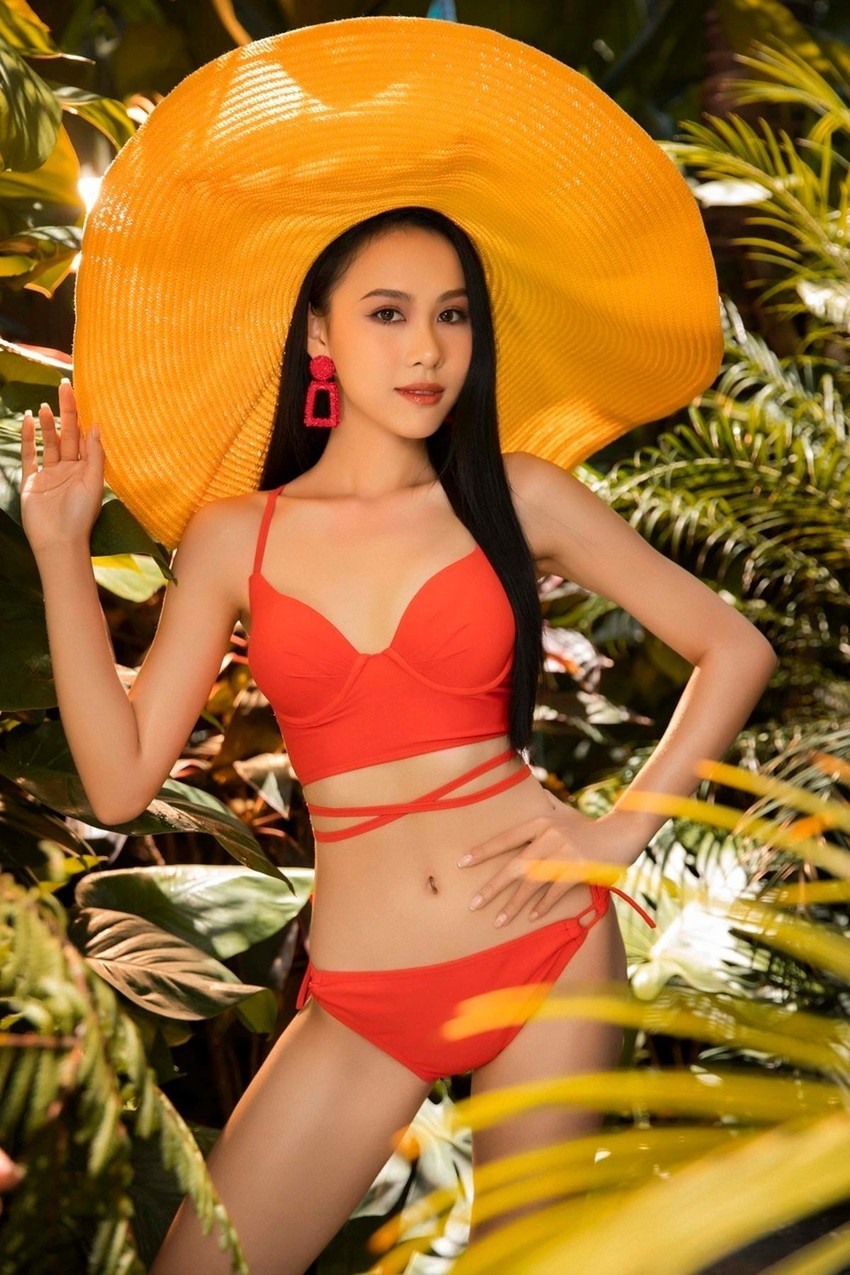 Lê Nguyễn Ngọc Hằng sinh năm 2003 đến từ TPHCM. Cô là cựu học sinh THPT Trưng Vương, TP.HCM. Người đẹp hiện là sinh viên Đại học Western Sydney và từng lọt top 10 Miss World Việt Nam 2022. Ảnh: NVCC.