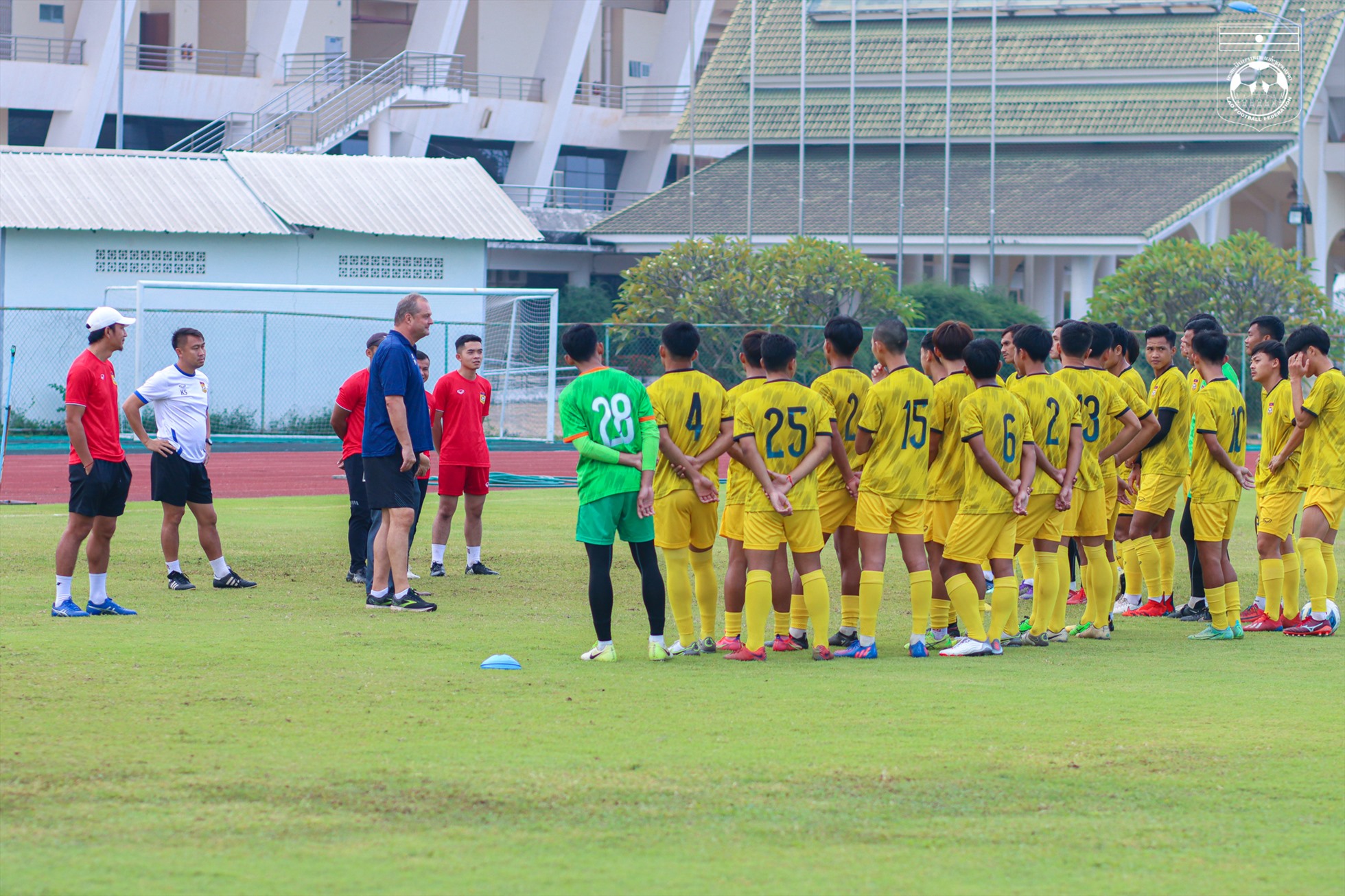 Tuyển Lào tập trung sớm chuẩn bị cho AFF Cup 2022. Ảnh: LFF