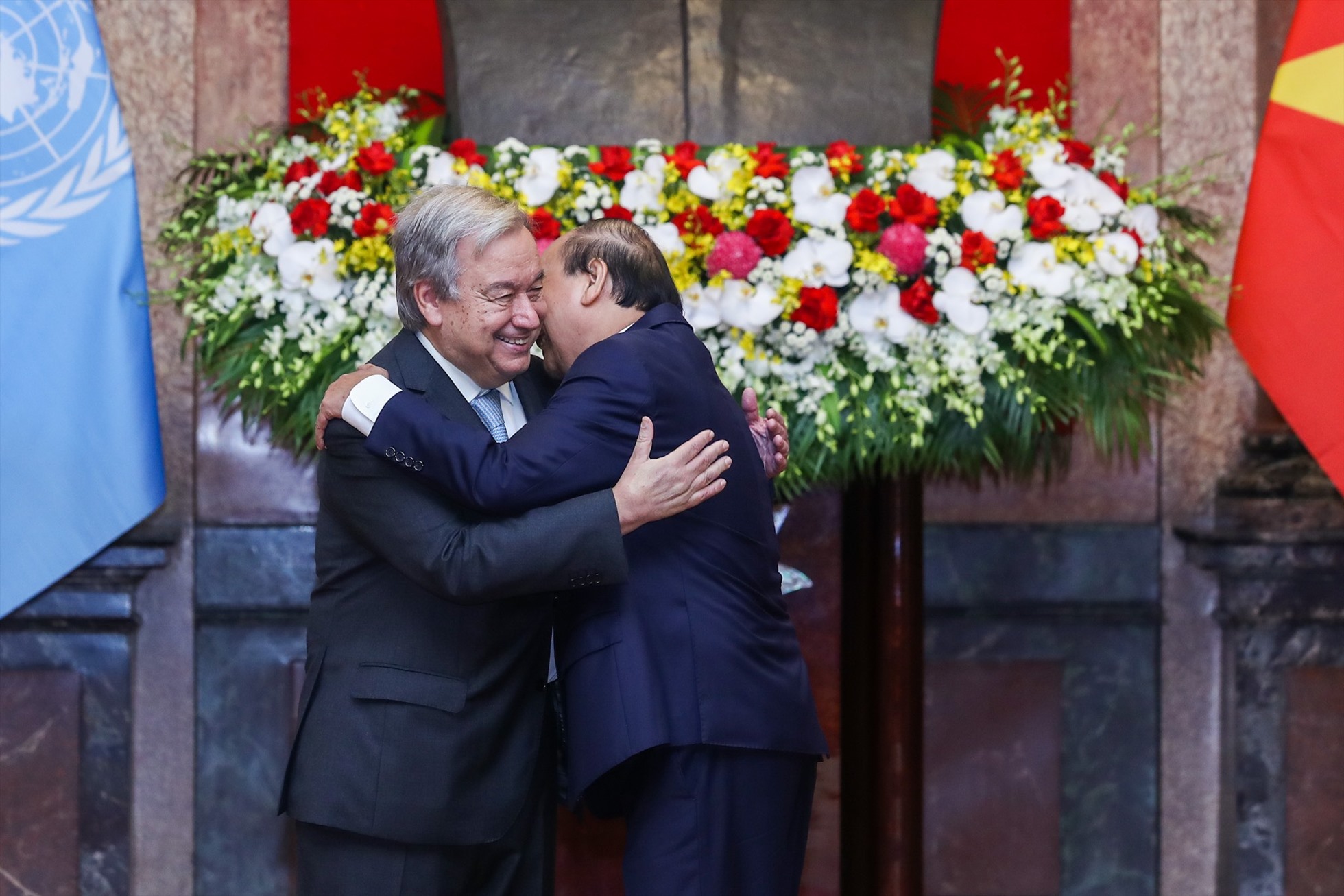 Sau khi dự lễ đón chính thức, Chủ tịch nước Nguyễn Xuân Phúc và Tổng Thư ký Liên Hợp Quốc António Guterres đã có cuộc hội đàm. Ảnh: Hải Nguyễn