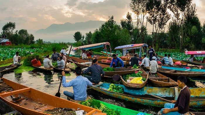 Chợ nổi Trà Ôn. Ảnh: Viet Fun Travel