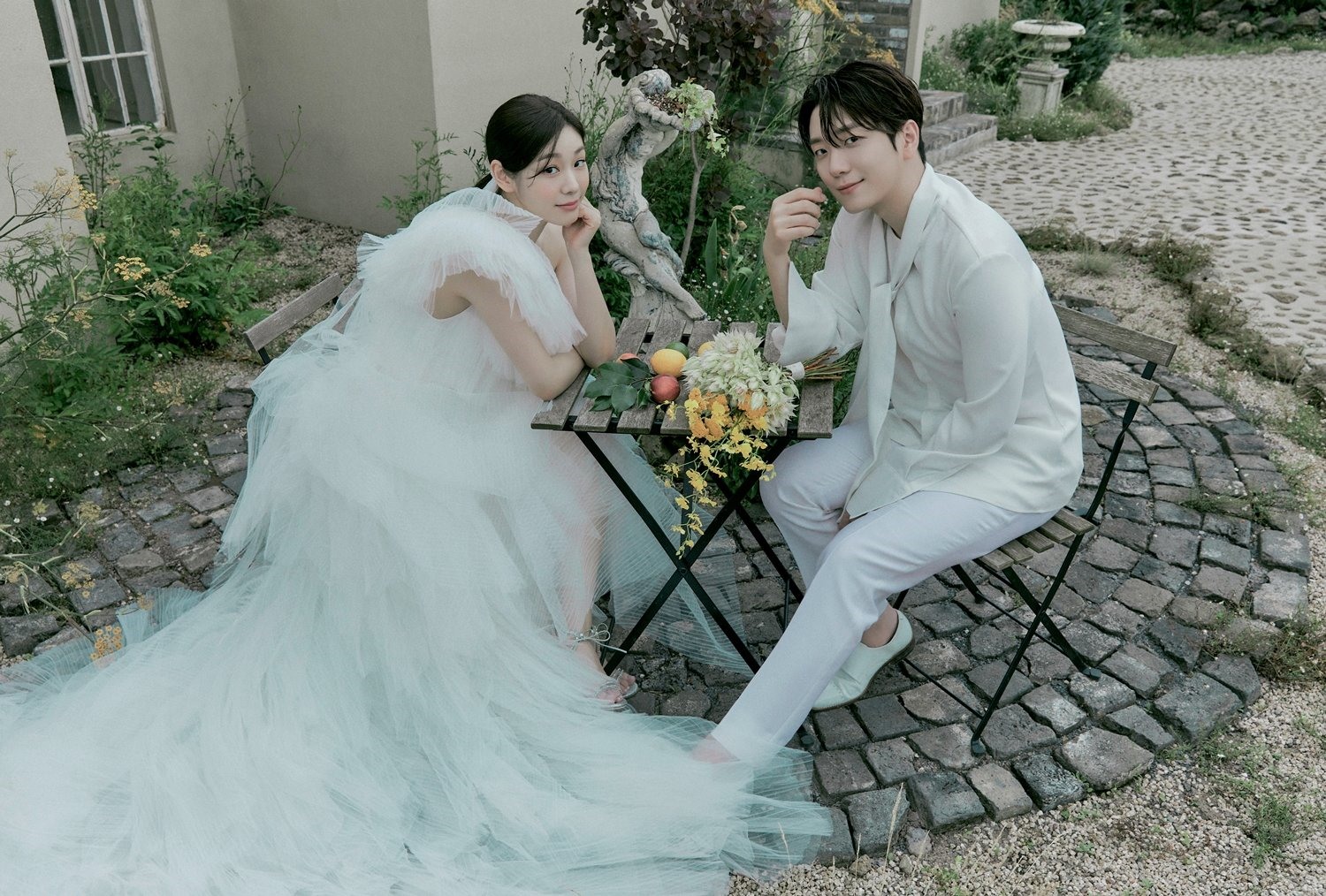 Sau 3 năm bên nhau, Kim Yuna và Ko Woo Rim đã chính thức về chung một nhà. Cặp đôi nhận được rất nhiều lời chúc phúc từ người hâm mộ, khán giả. Ảnh: Twitter