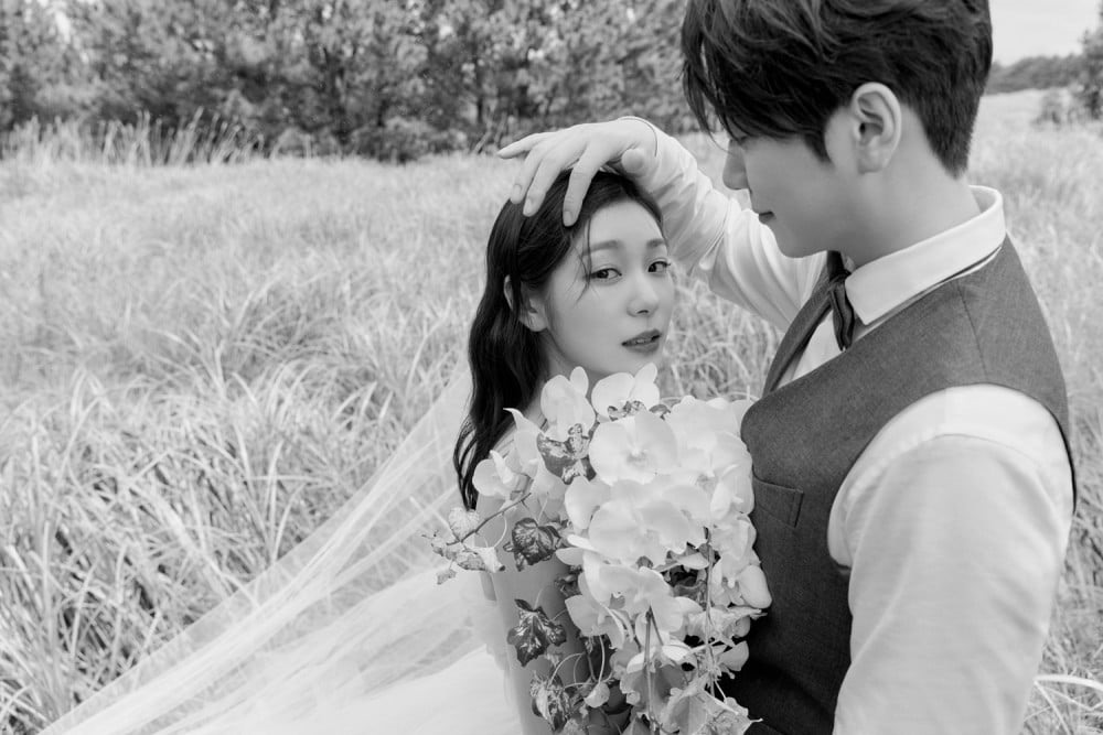 Ảnh cưới của Kim Yu-na và Go Woo-rim. Ảnh chụp màn hình