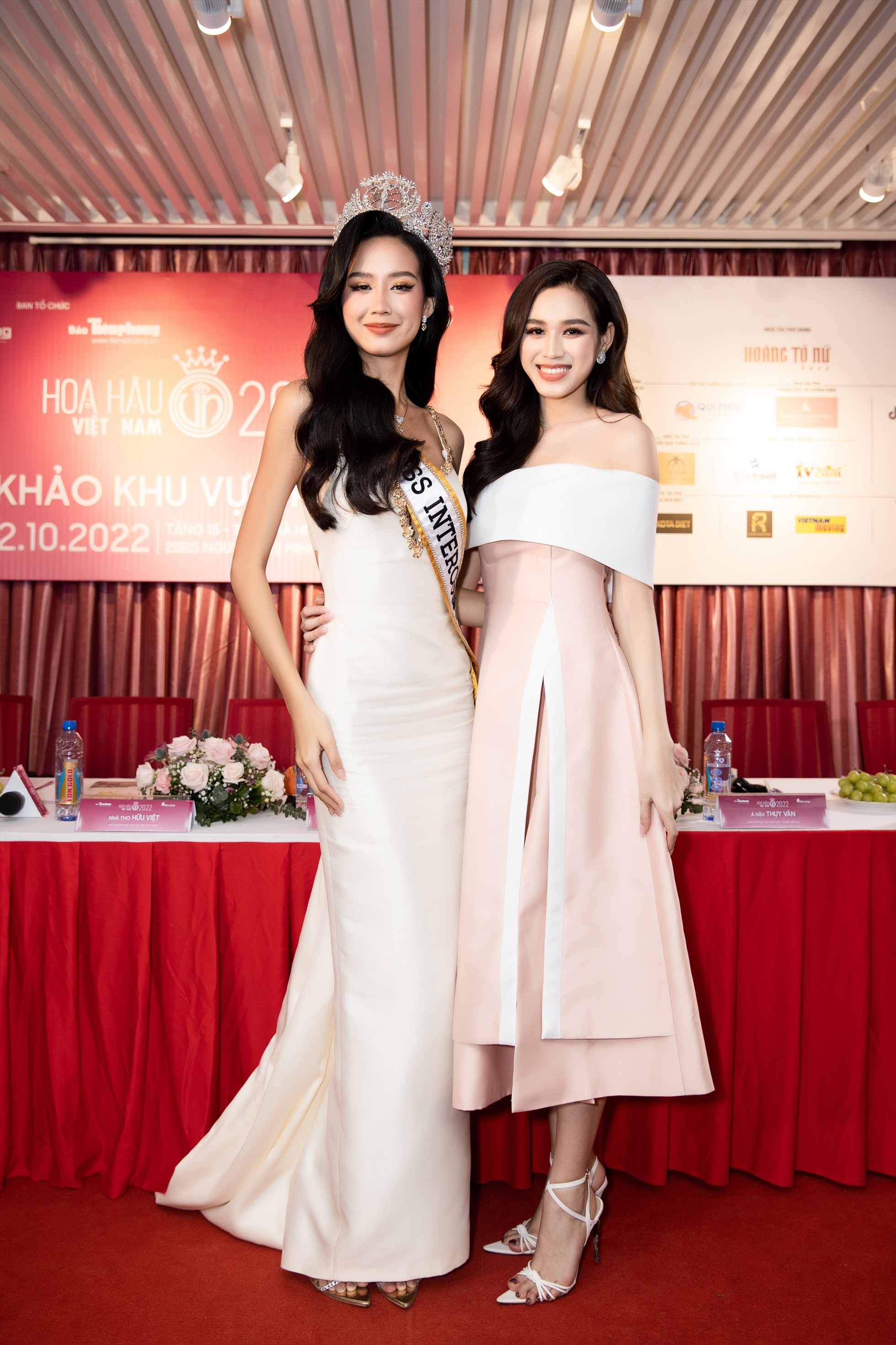 Dàn giám khảo tại buổi chung khảo Hoa hậu Việt Nam 2022. Ảnh: NSCC.