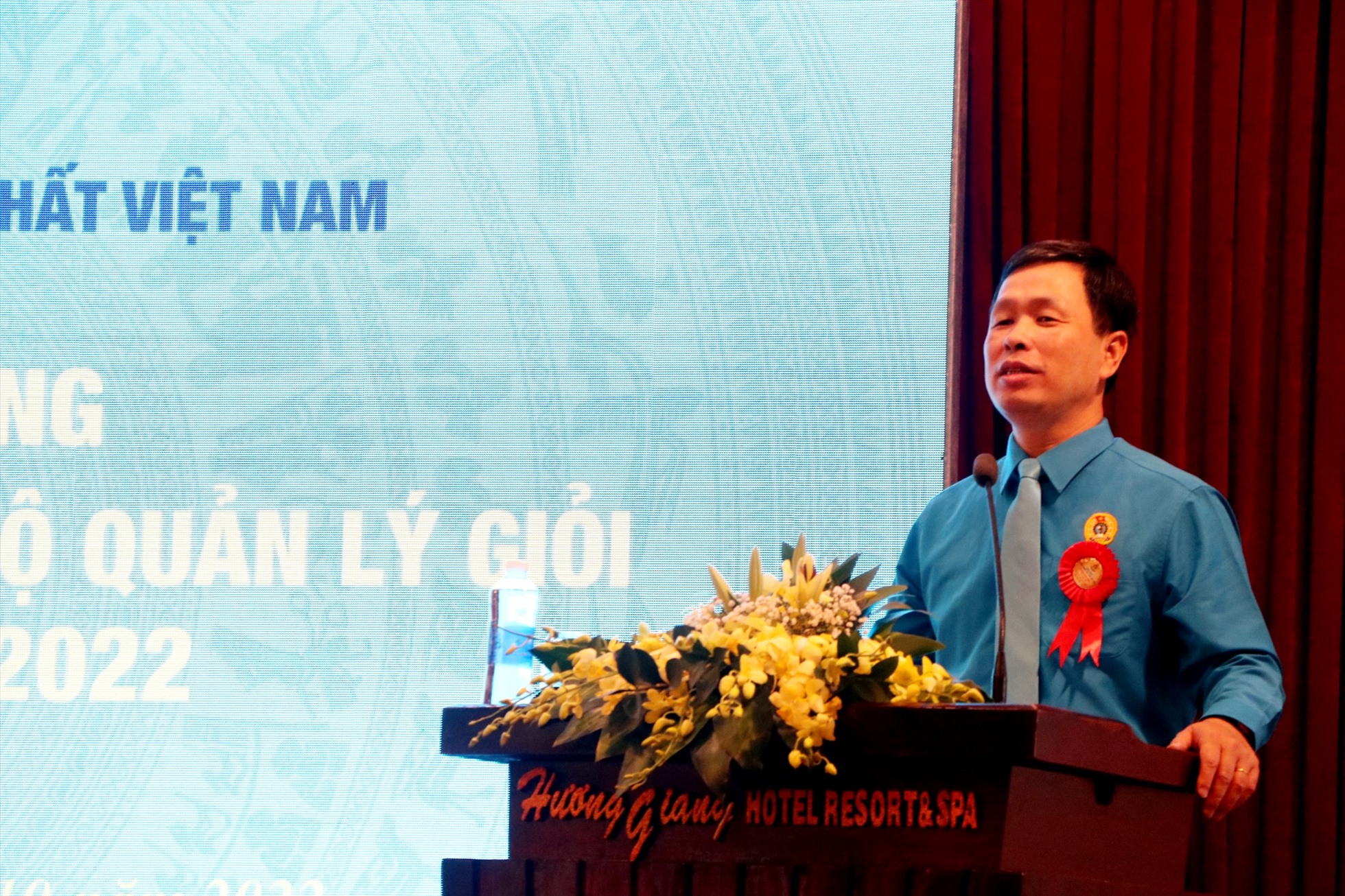 Ông Nguyễn Huy Thông - Chủ tịch Công đoàn Công nghiệp Hóa chất Việt Nam phát biểu tại lễ tuyên dương.