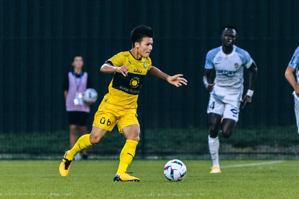 Quang Hải có hơn 5 phút thi đấu trong trận thắng của Pau FC trước Nimes. Ảnh: Pau FC