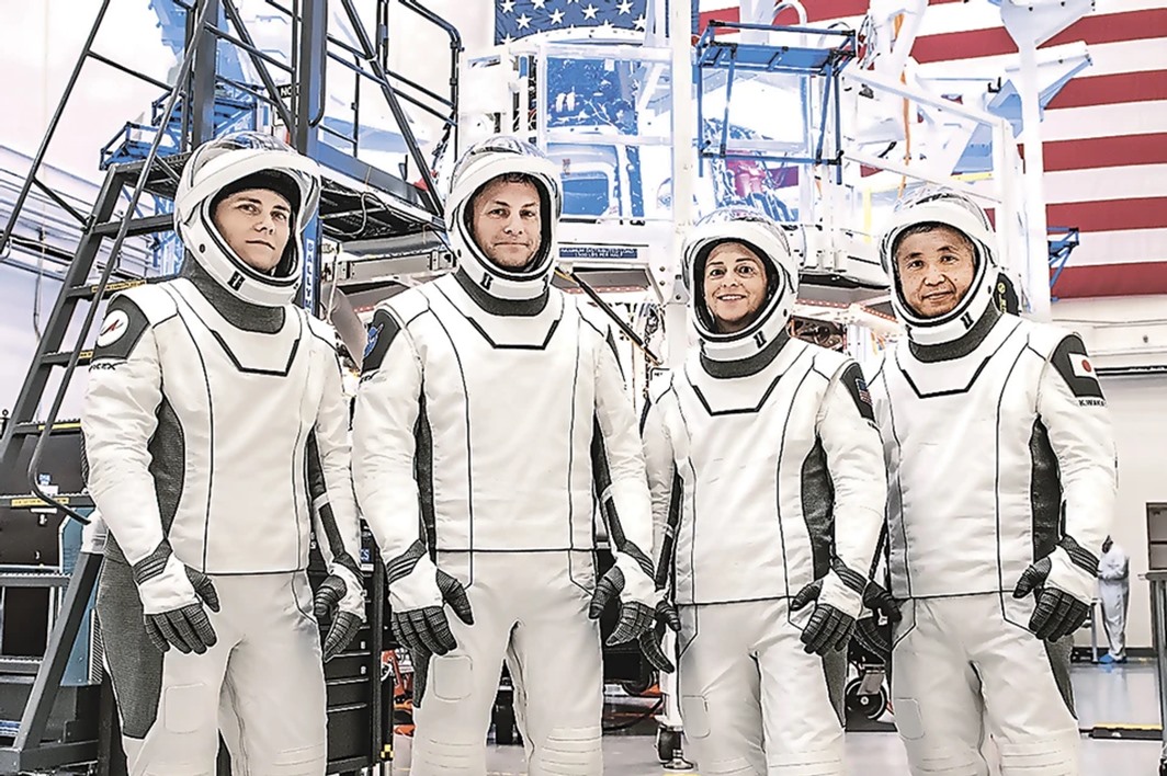 Nhóm Crew Dragon (từ trái sang): Anna Kikina, Josh Kassada, Nicole Mann và Koichi Wakata. Ảnh: SpaceX /Wikimedia Commons