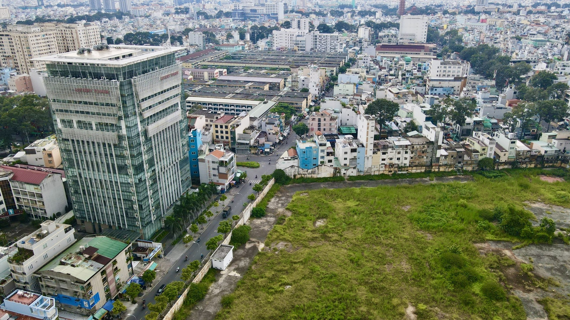 Cụ thể, trong đầu tư xây dựng, Tổng công ty thuốc lá Việt Nam đã có sai phạm trong việc thực hiện góp vốn dự án tại 152 Trần Phú, TP.HCM.