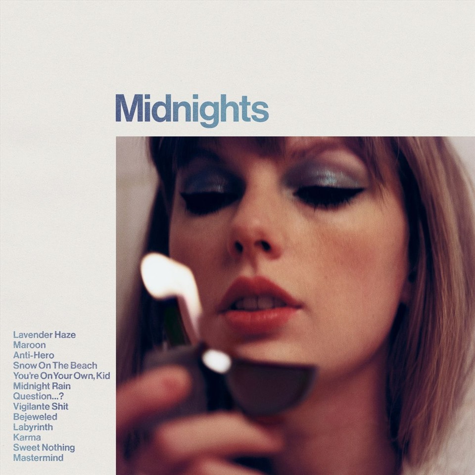 “Midnight” ban đầu gồm 13 ca khúc, sau đó được bổ sung thêm 7 ca khúc, nâng tổng số lên 20.