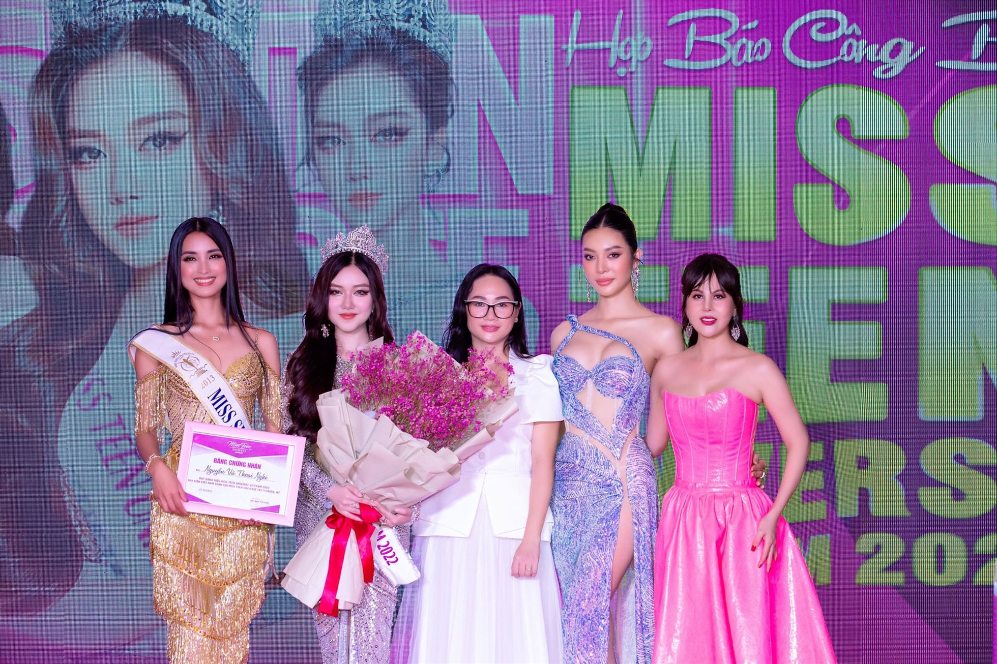 Được lựa chọn là gương mặt tham dự Miss Teen Universe 2022, Nguyễn Vũ Thoại Nghi chia sẻ cô vô cùng háo hức và tự tin với trọng trách mới này. Cô nói: Đối với bất kì một người con gái nào khi được tham dự một cuộc thi sắc đẹp và đại diện cho quê hương đi thi đã là một niềm vinh hạnh rất lớn. Riêng bản thân em, em cảm thấy vô cùng tự hào và hãnh diện khi được Ban tổ chức lựa chọn là Miss Teen Universe Việt Nam 2022 để tham dự cùng các thí sinh khác trên đấu trường quốc tế”.