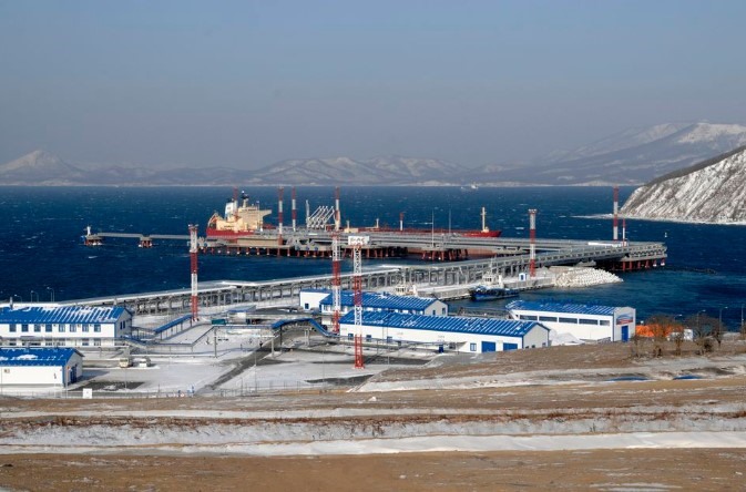 Cảng bốc dỡ dầu Kozmino ở vịnh Kozmino, cách thành phố Vladivostok của Nga khoảng 100 km về phía đông. Ảnh: Yuri Maltsev