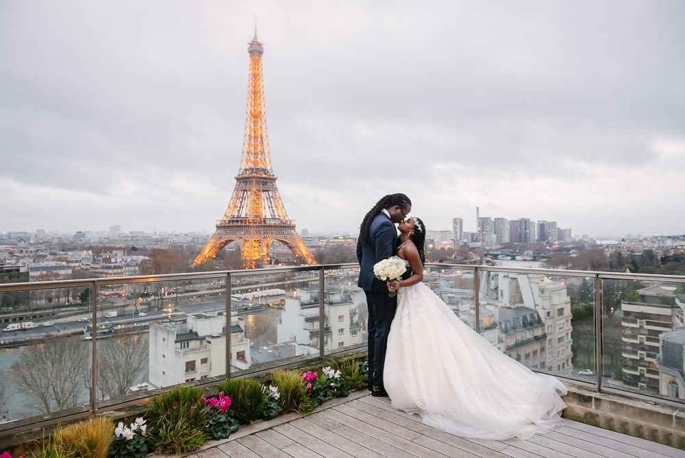 Trào lưu du lịch kết hợp đám cưới (du lịch đám cưới) ngày càng hot trong những năm qua. Ảnh: The Paris Photographer
