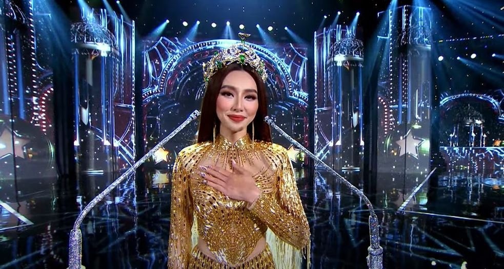 Hoa hậu Thùy Tiên xúc động khi chia sẻ về hành trình đương nhiệm.