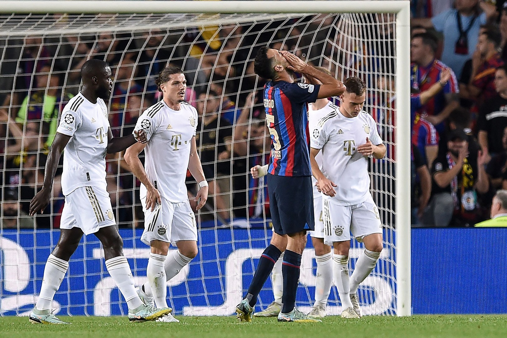 Một lần nữa, Barca lại gây thất vọng. Ảnh: AFP
