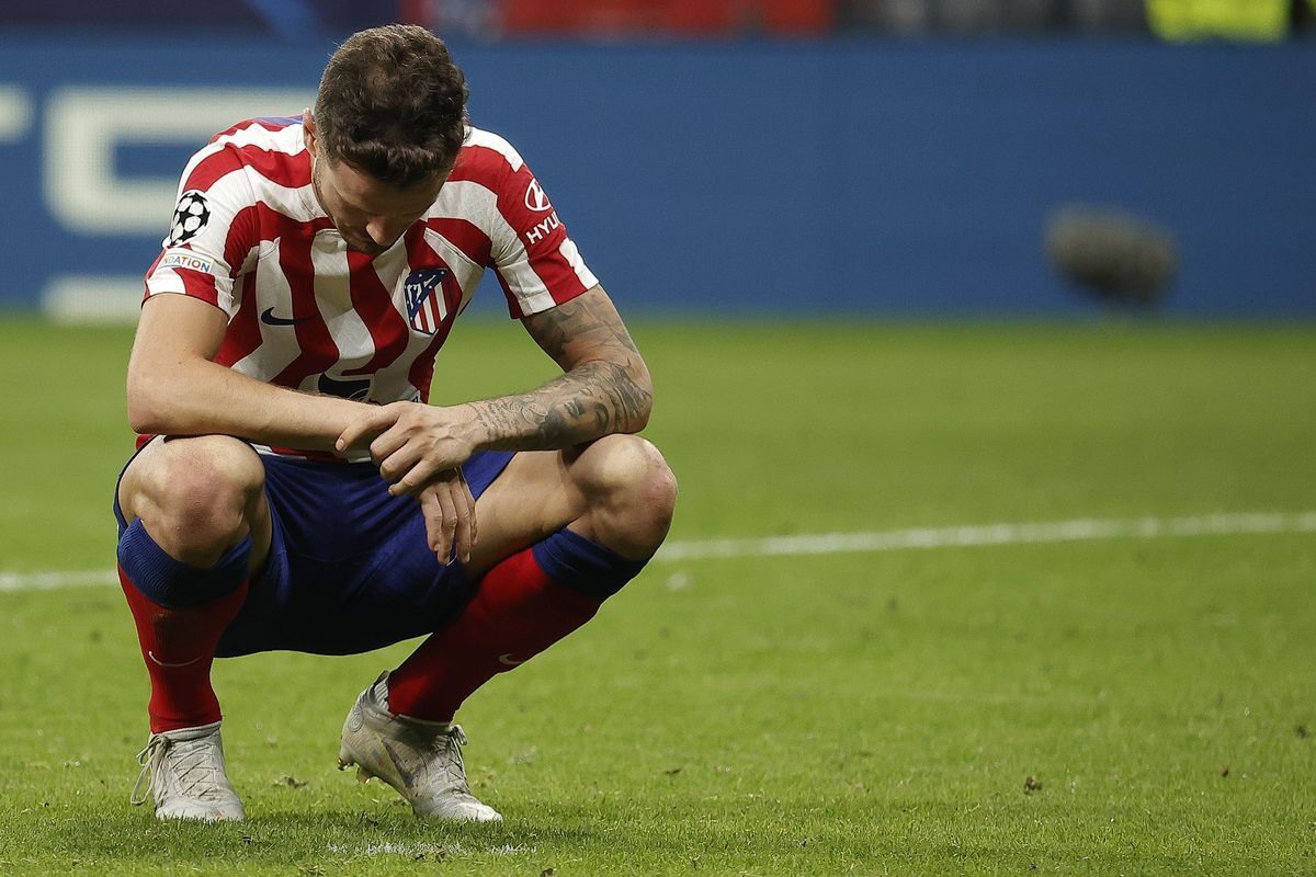 Ngày buồn bậc nhất sự nghiệp của Saul Niguez. Ảnh: AFP