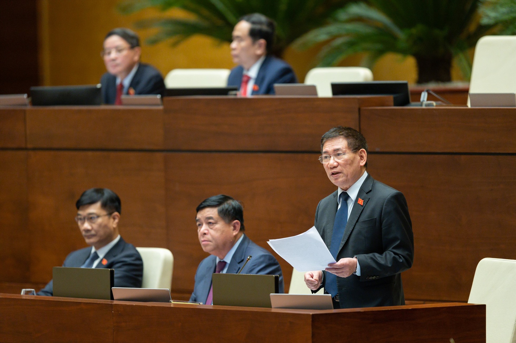 Bộ trưởng Bộ Tài chính Hồ Đức Phớc giải trình làm rõ một số vấn đề đại biểu Quốc hội quan tâm