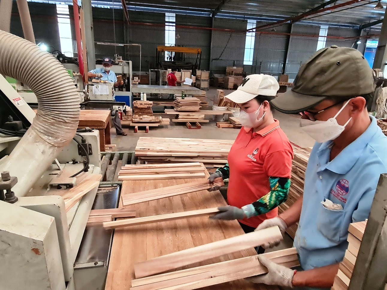 Kinh tế 24h: BIG4 đồng loạt tăng lãi suất; Xuất khẩu gỗ gặp thử thách
