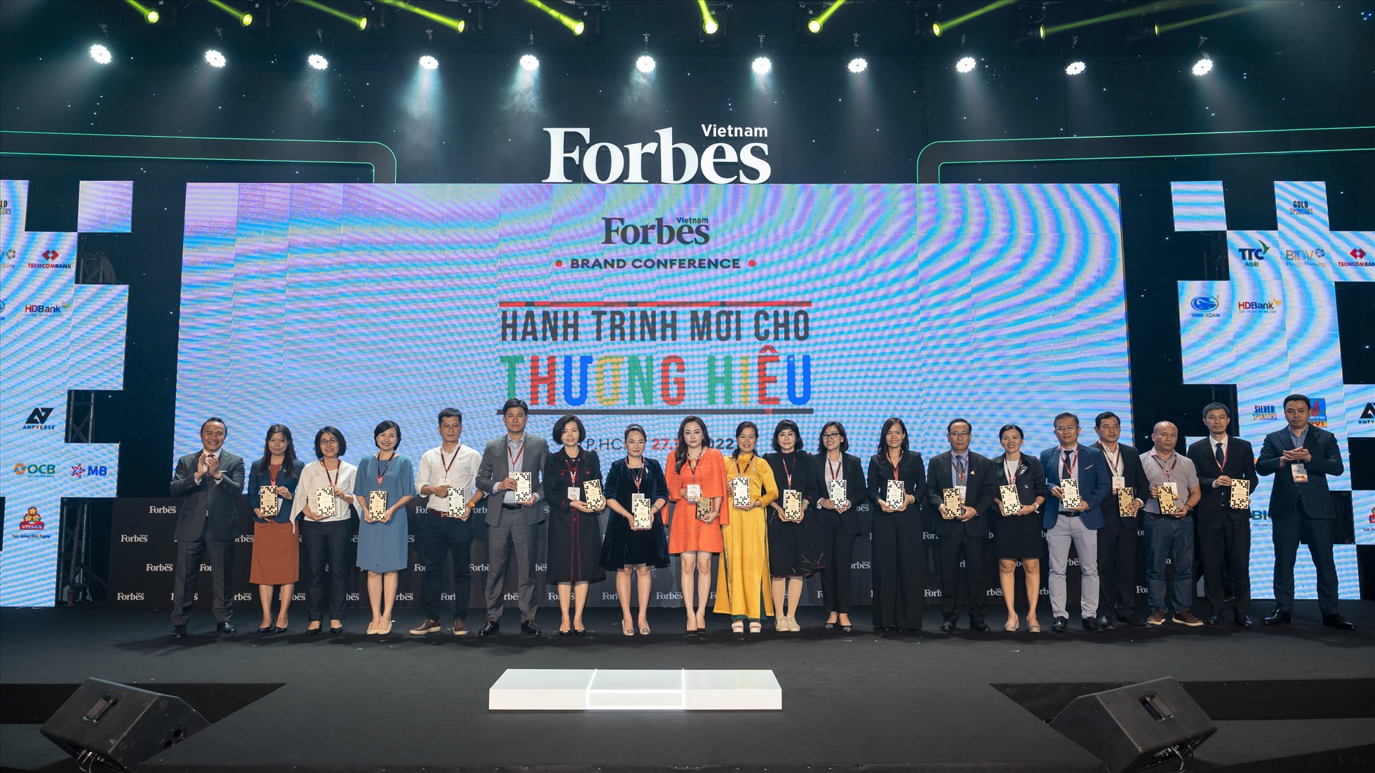 Vinamilk và công ty thành viên Mộc Châu Milk đều là các thương hiệu được vinh danh tại Sự kiện công bố Top 25 thương hiệu F&B dẫn đầu của Forbes Việt Nam.