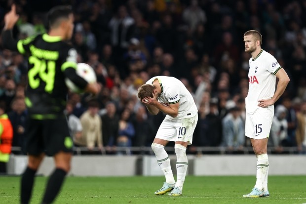 Tottenham của huấn luyện viên Conte mất bàn thắng quan trọng do quyết định của VAR. Ảnh: The Sun