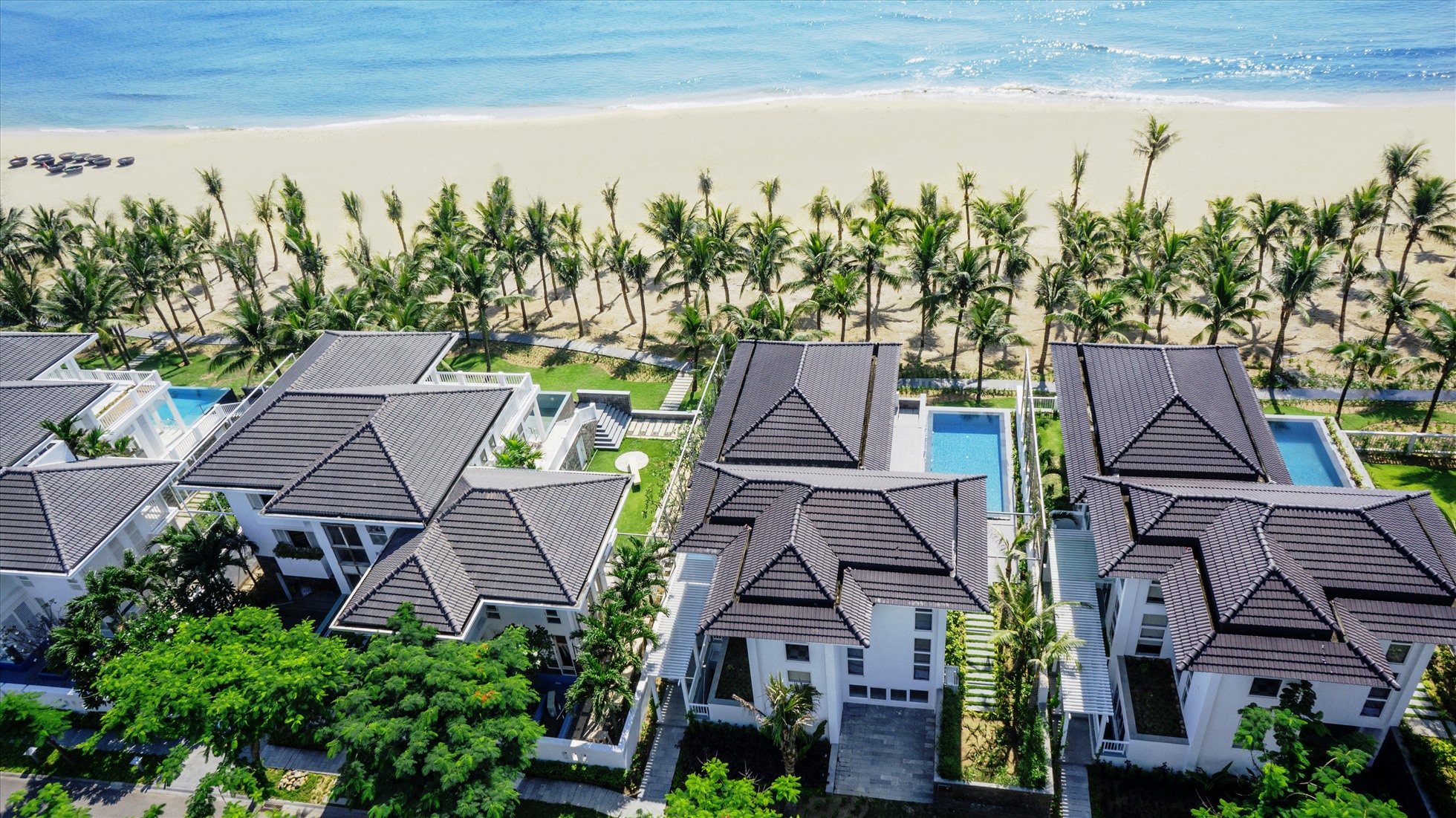 “Khu nghỉ dưỡng sang trọng, thân thiện với môi trường nhất – Luxury Eco Resort” được trao cho Premier Village Danang Resort. Ảnh: Hà