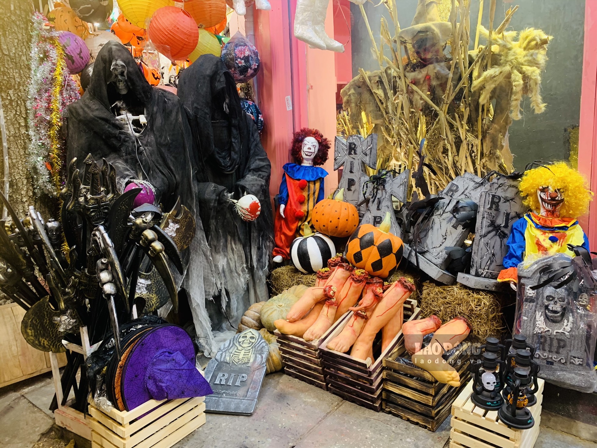 Đồ hóa trang Halloween