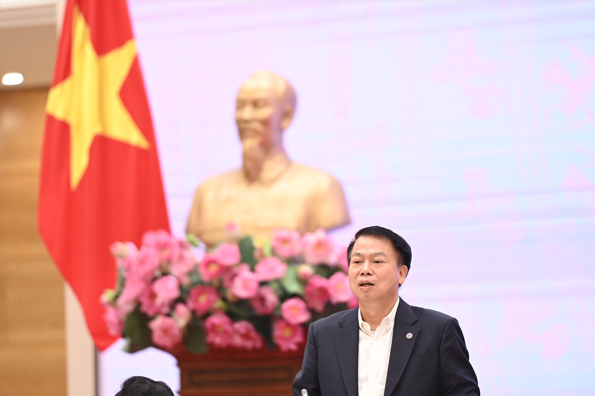 Thứ trưởng Bộ Tài chính Nguyễn Đức Chi trả lời tại họp báo Chính phủ chiều 29.10.
