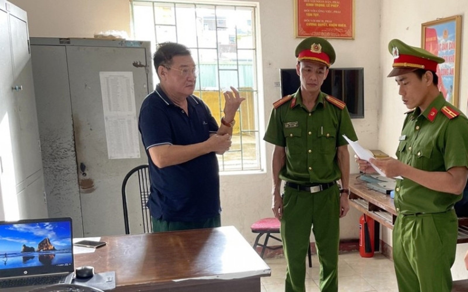 Bị can Phạm Văn Hải, Giám đốc Công ty Cổ phần Đầu tư xây dựng và Du lịch CIT nghe lệnh bắt tạm giam.