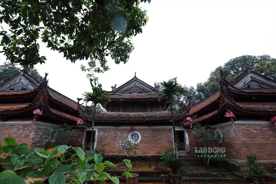 Chùa Tây Phương gồm ba chùa Thượng, Trung, Hạ tách biệt đứng song song thành hình chữ “Tam“, được xây dựng theo phái Bắc Tông. Ảnh: Hải Nguyễn