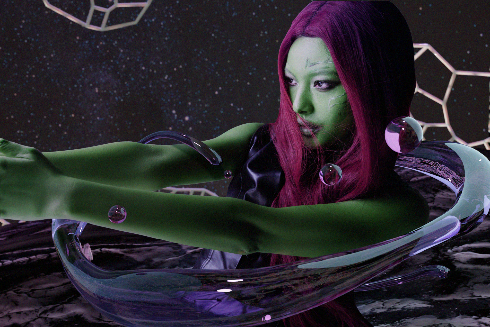 Nhân vật đầu tiên mà Tú Hảo chọn hóa thân đó chính là Gamora - nhân vật được yêu thích trong loạt siêu anh hùng của Marvel Studio.