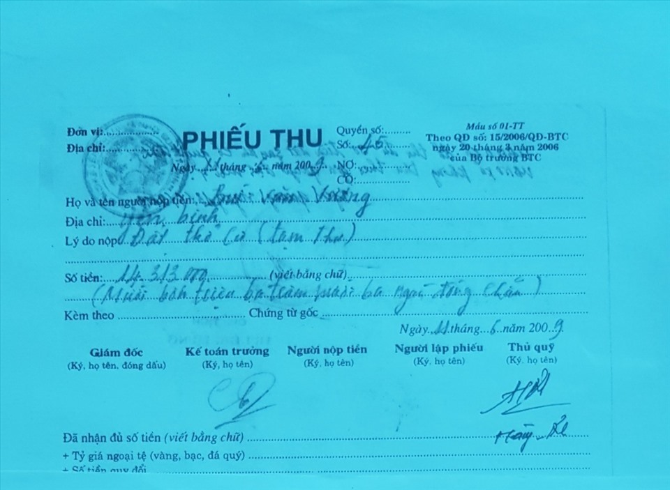 Người dân đã nộp tiền cho UBND xã Yên Quang nhưng đến nay vẫn mòn mỏi chờ được cấp sổ đỏ. Ảnh: NT