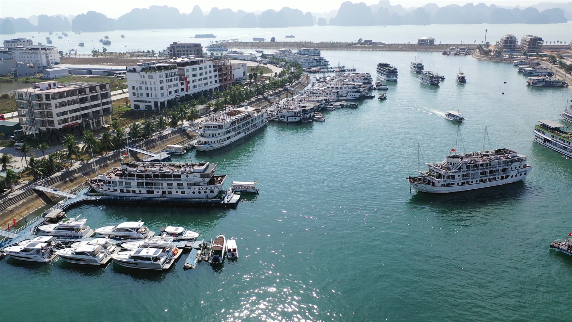 Cảng tàu khách quốc tế Tuần Châu cửa ngõ lớn nhất từ đất liền ra Vịnh Hạ Long. Ảnh:
