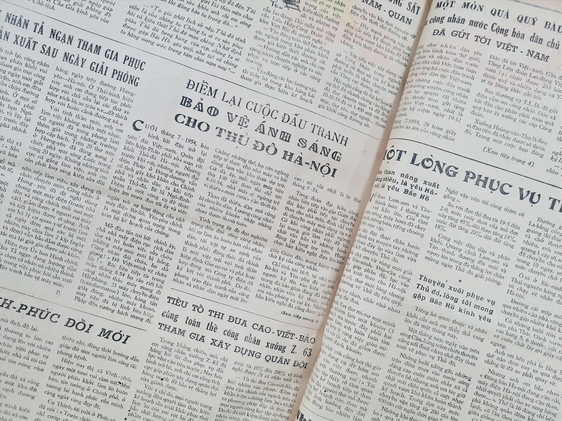 Một số bài viết trên số Báo Lao Động ra ngày 10.10.1954.