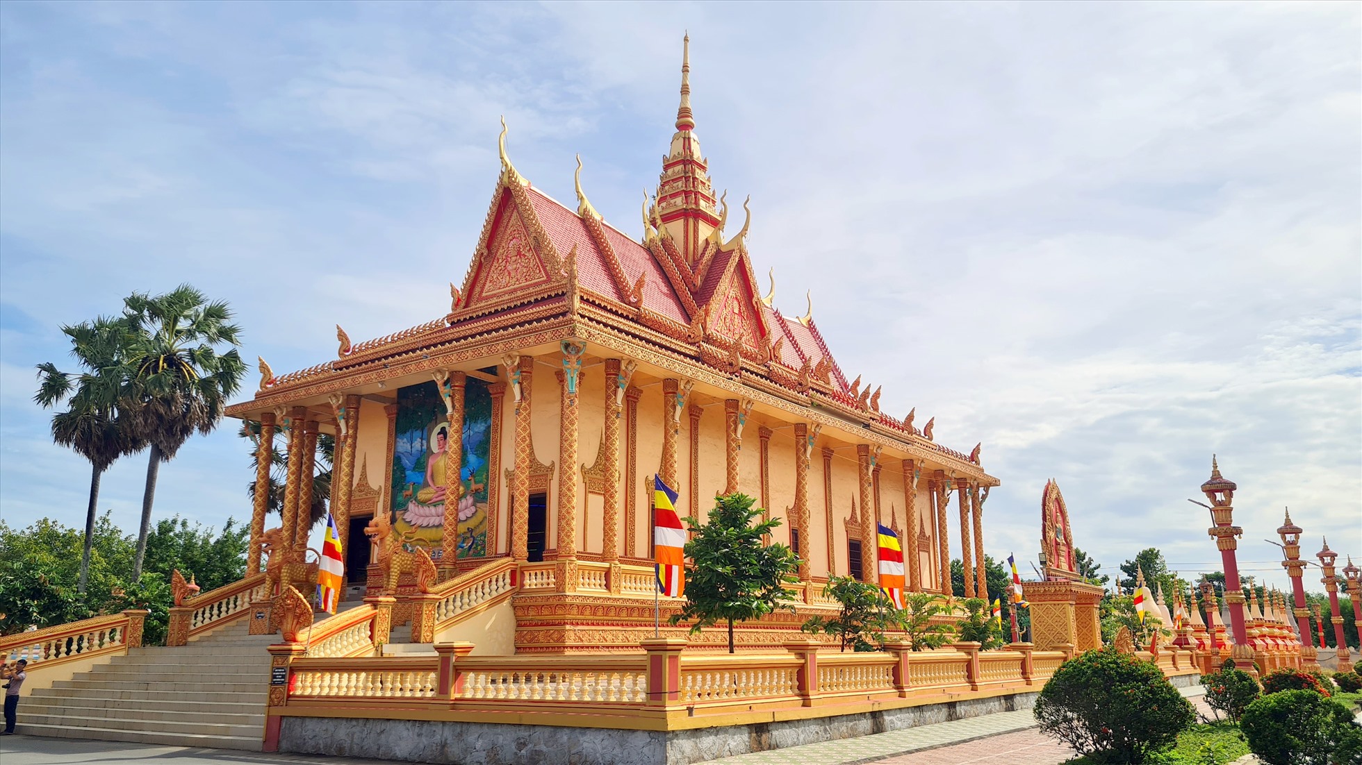 Chùa Xiên Cán được Hiệp hội Du lịch ĐBSCL công nhận là điểm đến tiêu biểu ĐBSCL vào ngày 5.10. Đây là ngôi chùa có kiến trúc đẹp trong quần thể kiến trúc chùa Khmer Nam bộ.