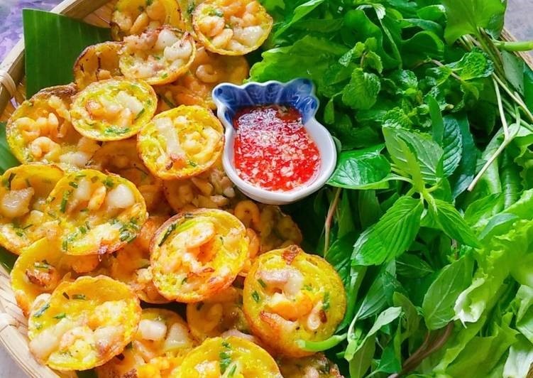 Bánh khọt là một trong những món ăn nổi tiếng ở An Giang. Ảnh: Cooky