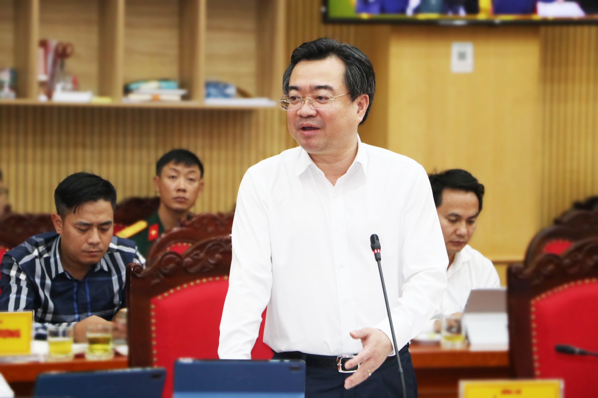 Bộ trưởng Bộ Xây dựng Nguyễn Thanh Nghị phát biểu tại cuộc làm việc.