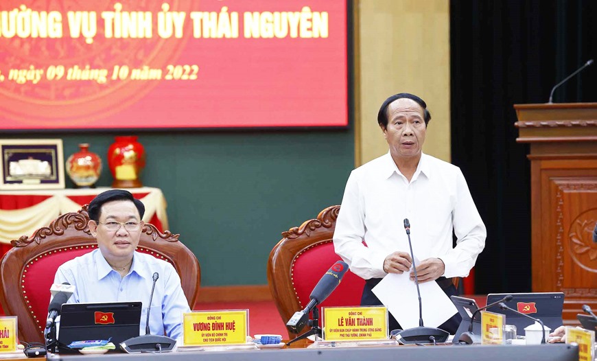 Phó Thủ tướng Lê Văn Thành phát biểu tại cuộc làm việc.