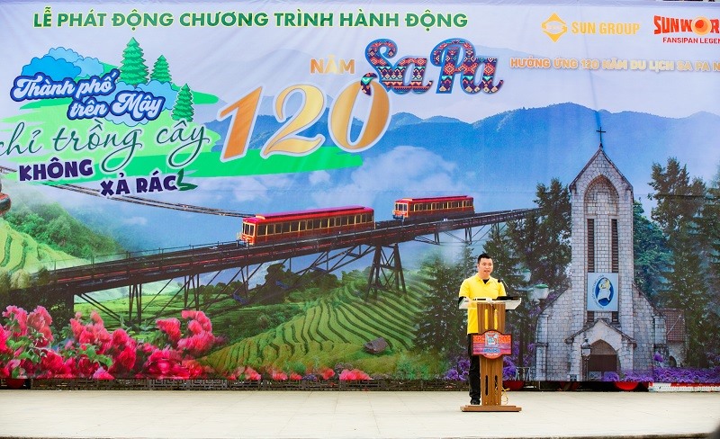 Ông Nguyễn Xuân Chiến – Chủ tịch Sun Group vùng Tây Bắc phát biểu trong lễ ra quân.