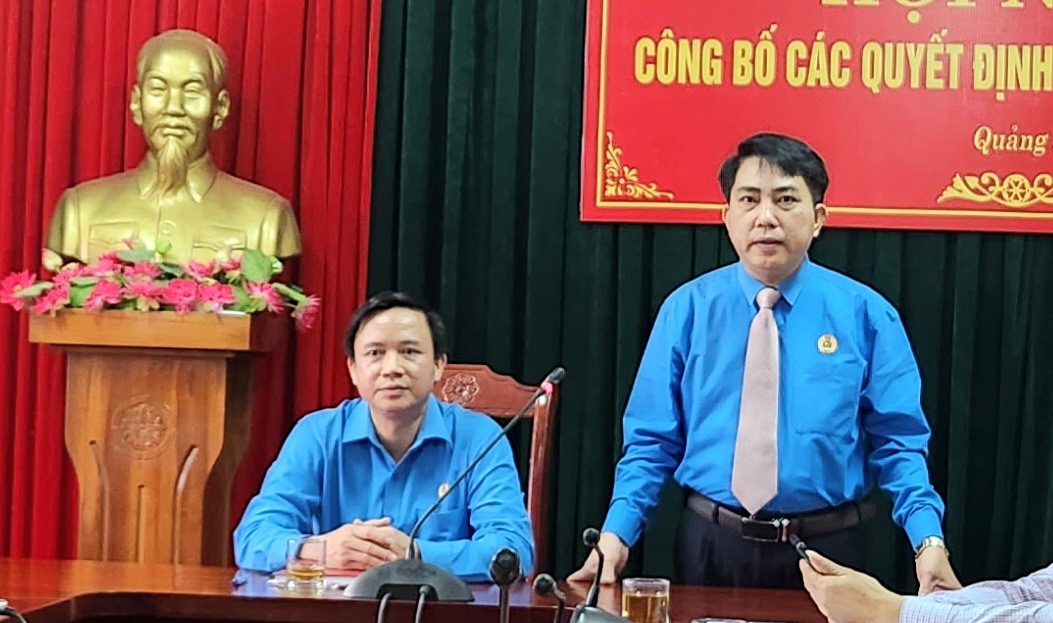 Ông Phan Thanh Lân - Tân Phó Chủ tịch LĐLĐ tỉnh Quảng Bình phát biểu nhận nhiệm vụ. Ảnh: Lê Phi Long