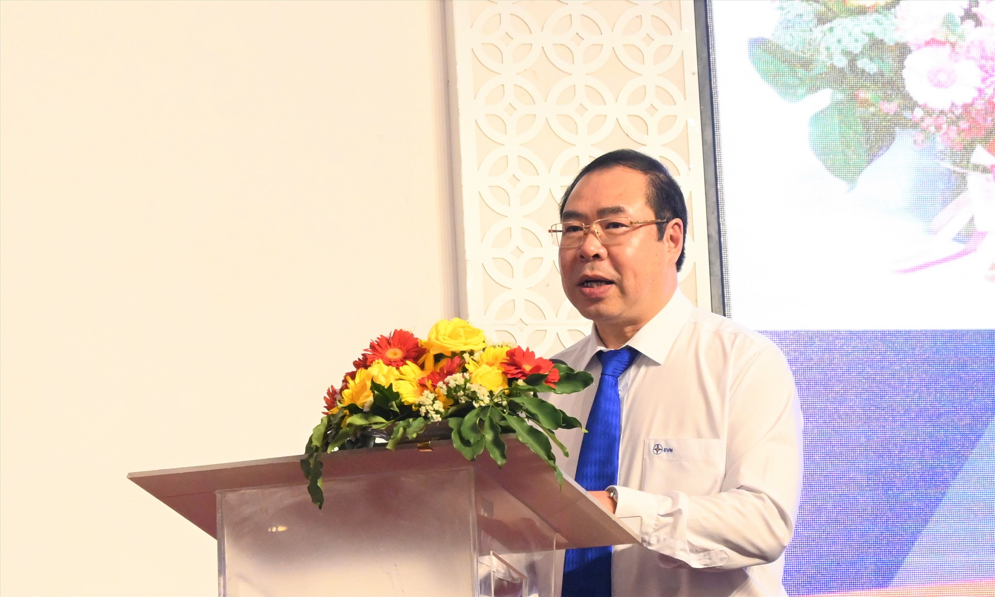 Đồng chí Đỗ Đức Hùng – Chủ tịch Công đoàn Điện lực Việt Nam - phát biểu tại hội nghị. Ảnh: Th.N