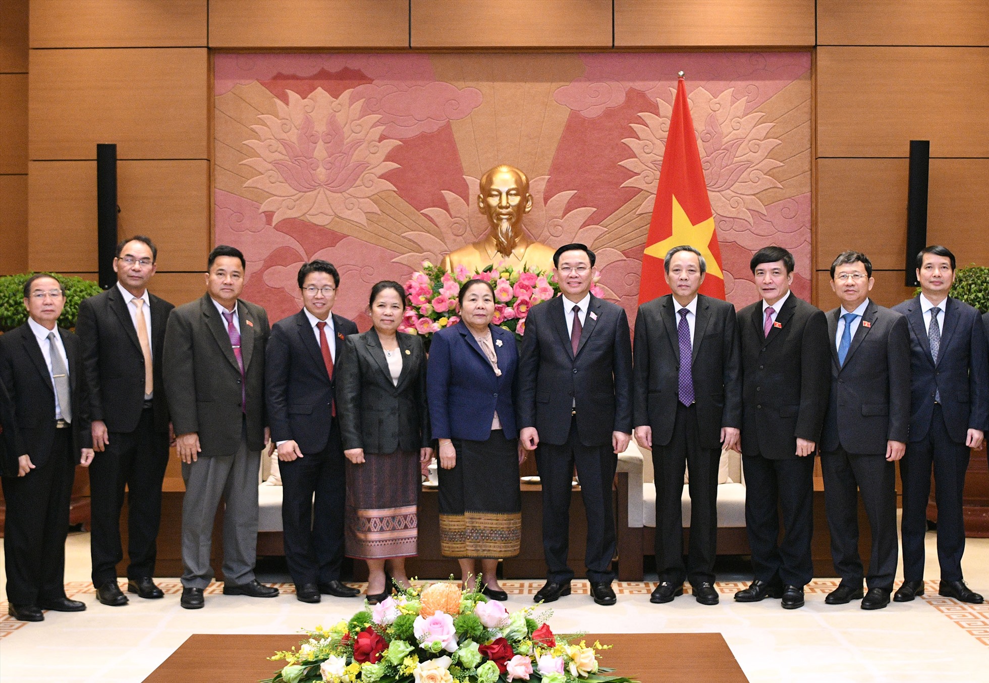 Thời gian qua, quan hệ chính trị - ngoại giao Việt Nam - Lào trên tất cả các kênh tiếp tục được thắt chặt. Ảnh: Quochoi.vn