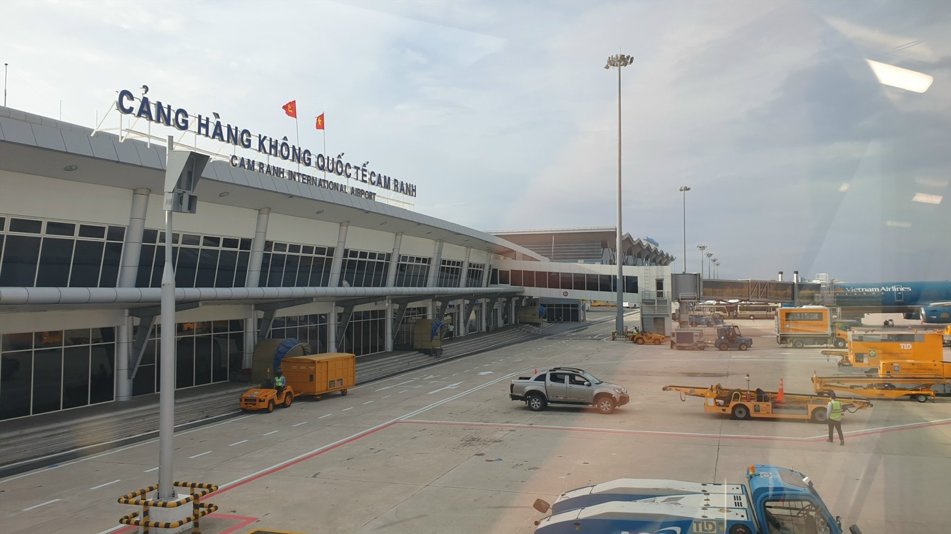 Khánh Hòa đang sở hữu một sân bay quốc tế Cam Ranh.