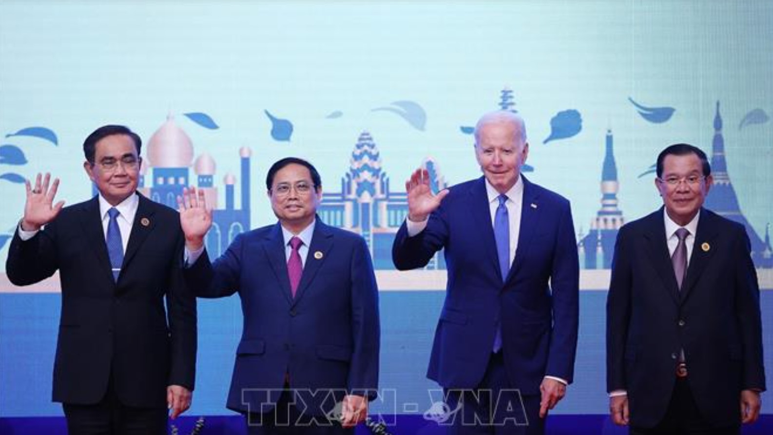 Từ trái qua: Thủ tướng Thái Lan Prayuth Chan-o-Cha, Thủ tướng Phạm Minh Chính, Tổng thống Mỹ Joe Biden, Thủ tướng Camppuchia Hun Sen dự Hội nghị cấp cao ASEAN-Mỹ. Ảnh: TTXVN