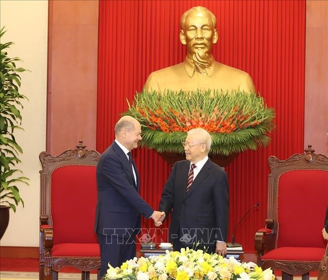 Tổng bí thư Nguyễn Phú Trọng và Thủ tướng Đức Olaf Scholz. Ảnh: TTXVN