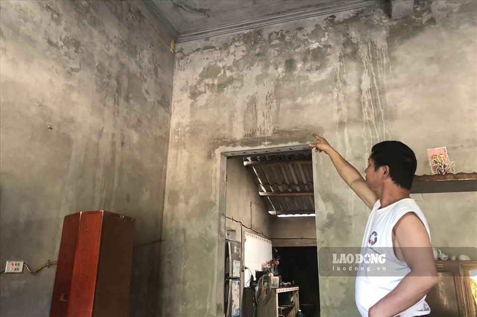 Tình trạng nhà bị nứt, sụt lún tại Hồng Tiến. Ảnh: Nguyễn Hoàn