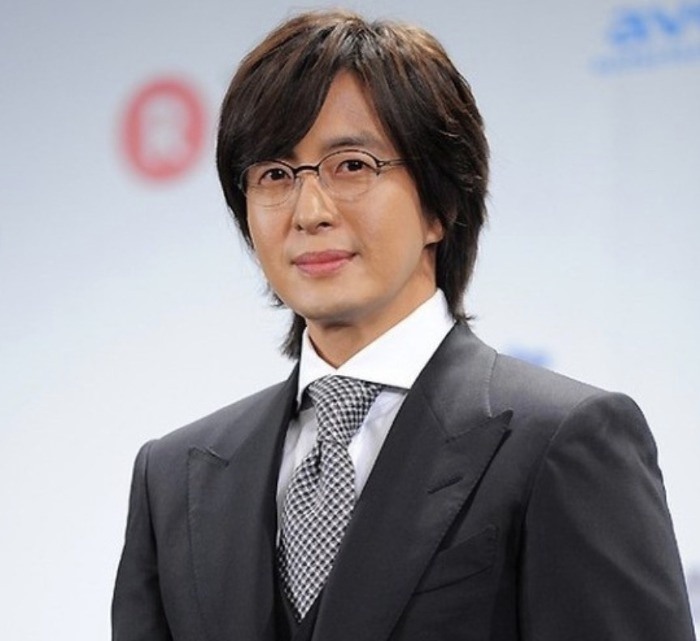 Nam diễn viên Hàn Quốc Bae Yong Joon giải nghệ. Ảnh: Knet