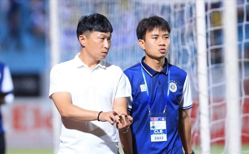 Huấn luyện viên Chun Jae Ho “mát tay” khi dẫn dắt Hà Nội FC. Ảnh: Minh Dân