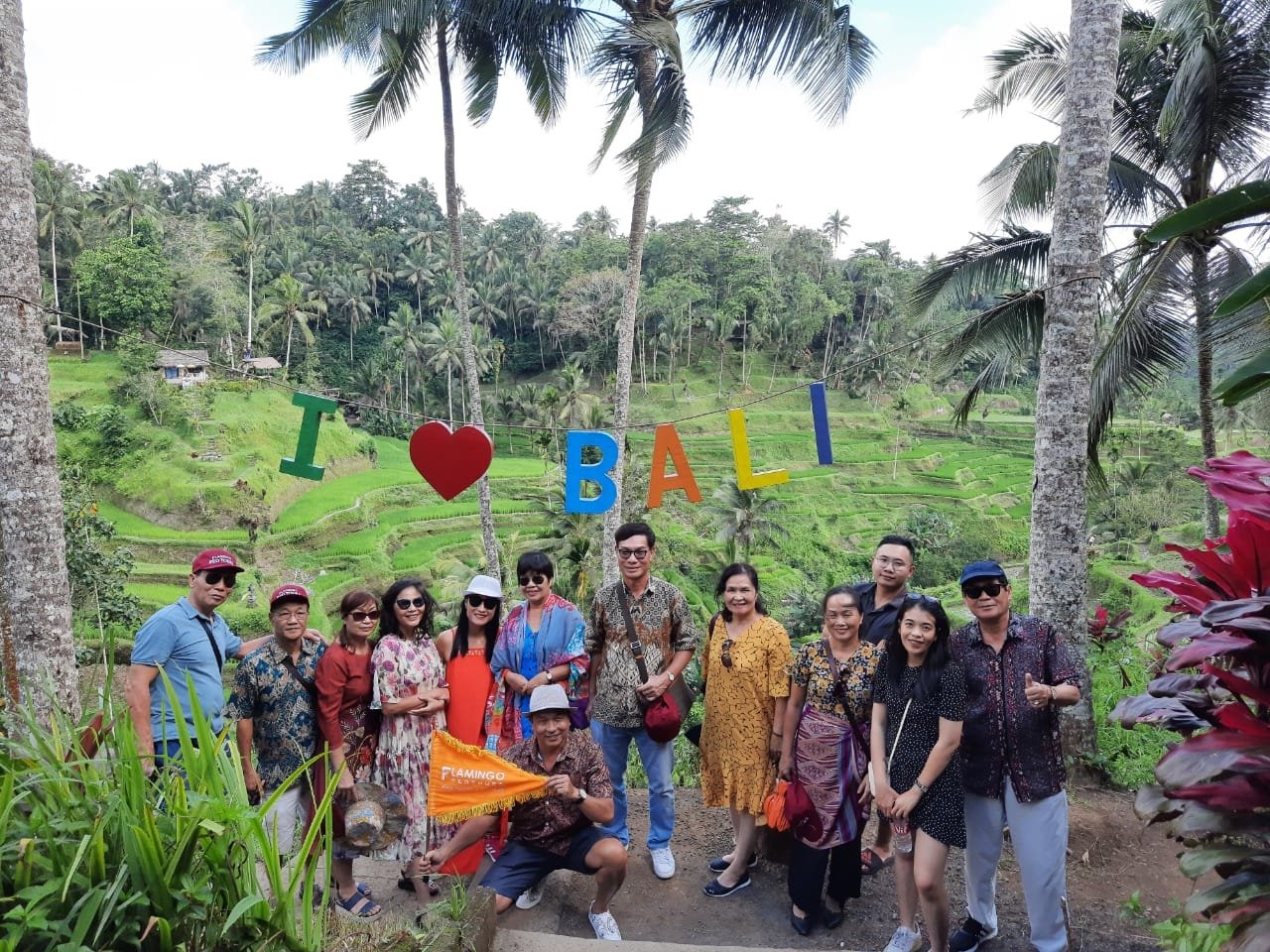 Đoàn khách Việt khám phá Bali, Indonesia. Ảnh: NVCC